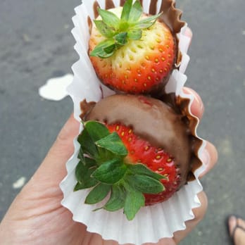 Strawberry Festival - Chocolate Dipped Strawberries - Festivals Near Me - Watsonville, California Strawberry Festival - Chocolate Dipped Strawberries - Festivals Near Me - Watsonville, California
