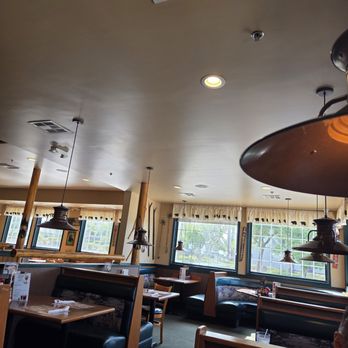 Black Bear Diner Murrieta - American Near Me - Murrieta, California