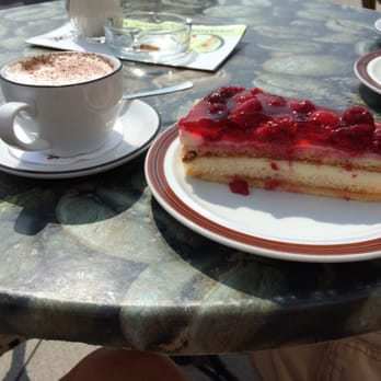 Cafe Florida - Himbeeresahnetorte und Cappuccino - Cafes Near Me - Grömitz, SH Cafe Florida - Himbeeresahnetorte und Cappuccino - Cafes Near Me - Grömitz, SH