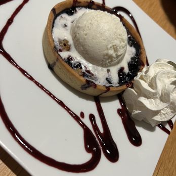 Drift Kitchen & Bar - Hutchinson Shores Resort - Blueberry dessert - Seafood Near Me - Jensen Beach, Florida