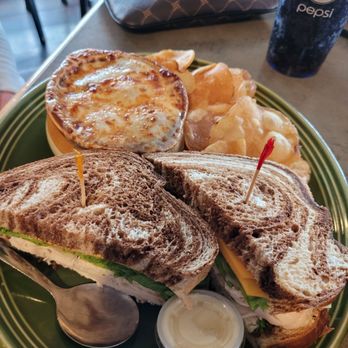 George Henry's - Soup and sandwich - w/chips - Pubs Near Me - Warrensburg, New York