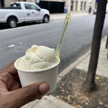 1-900-Ice Cream - Ugandan Vanilla - Ice Cream & Frozen Yogurt Near Me - Philadelphia, Pennsylvania