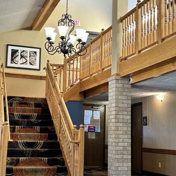 Baymont by Wyndham Marshalltown - Stairs with 1980 bowling alley carpet - Hotels Near Me - Marshalltown, Iowa Baymont by Wyndham Marshalltown - Stairs with 1980 bowling alley carpet - Hotels Near Me - Marshalltown, Iowa