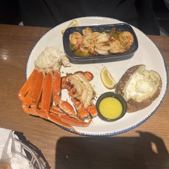 Red Lobster - Ultimate Feast with double Shrimp Scampí - Seafood Near Me - Duluth, Georgia Red Lobster - Ultimate Feast with double Shrimp Scampí - Seafood Near Me - Duluth, Georgia