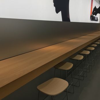 Apple - Washington Square - Genius Bar bar seating~ - Computers Near Me - Tigard, Oregon Apple - Washington Square - Genius Bar bar seating~ - Computers Near Me - Tigard, Oregon