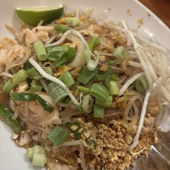 Thai House - Cotswold - Pad Thai chicken - Thai Near Me - Charlotte, North Carolina Thai House - Cotswold - Pad Thai chicken - Thai Near Me - Charlotte, North Carolina