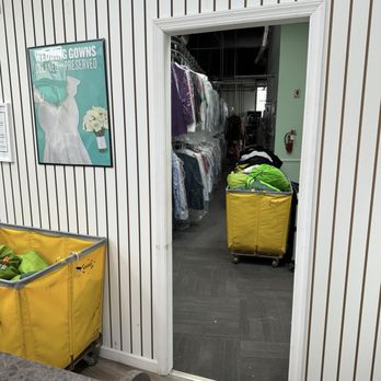 Green Dry Cleaners - Dry Cleaning Near Me - North Bergen, New Jersey