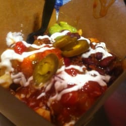 Smoke's Poutinerie - Nacho grande poutine