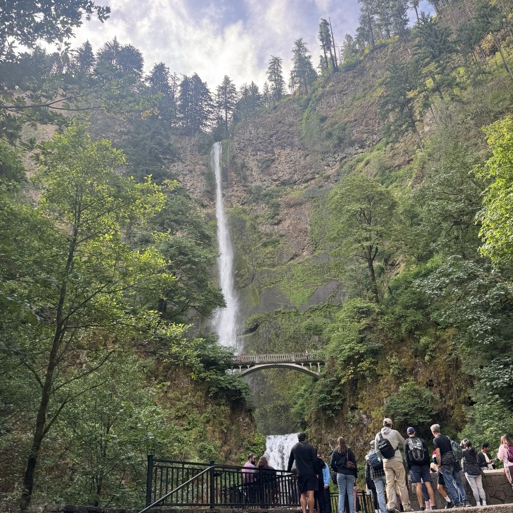 Multnomah Falls - Falls - Hiking Near Me - Bridal Veil, Oregon Multnomah Falls - Falls - Hiking Near Me - Bridal Veil, Oregon