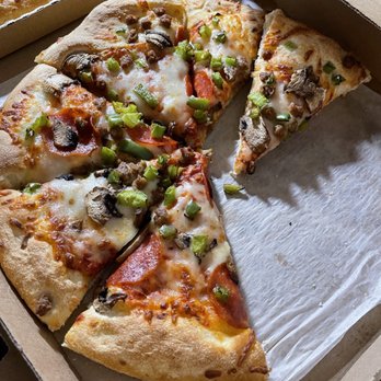 Mr Gatti's Pizza - Gattis Deluxe Pizza - the picture had more toppings and looked more appetizing - Pizza Near Me - Round Rock, Texas Mr Gatti's Pizza - Gattis Deluxe Pizza - the picture had more toppings and looked more appetizing - Pizza Near Me - Round Rock, Texas