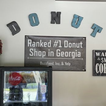 Sweet Apple Donut & Coffee - Decor - Donuts Near Me - Alpharetta, Georgia Sweet Apple Donut & Coffee - Decor - Donuts Near Me - Alpharetta, Georgia