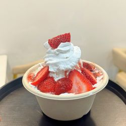 Chictea - Strawberry bingsu