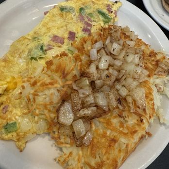Charlie’s Place Eatery - Denver omelette - Breakfast & Brunch Near Me - Galena, Illinois