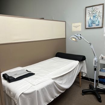 Wellbeing Acupuncture & Herbs - Treatment room in clinic - Acupuncture Near Me - Riverside, California Wellbeing Acupuncture & Herbs - Treatment room in clinic - Acupuncture Near Me - Riverside, California