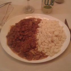 La Bataraza - Stroganoff con spaetzle.
