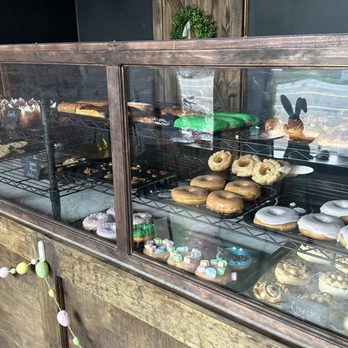 Oakhaus Baking - Donut/pastry case - Custom Cakes Near Me - Crocker, Missouri