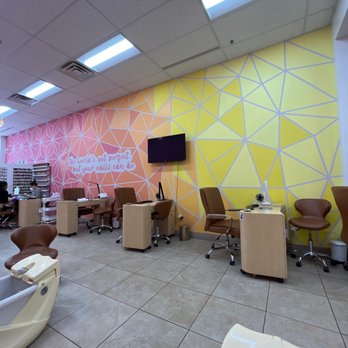 Best Nails & Wax - Nail Salons Near Me - Pasadena, California
