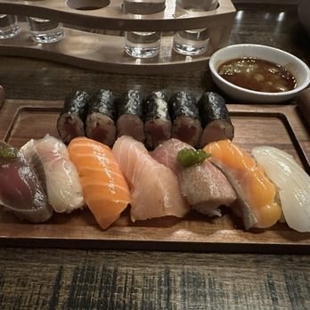 Hakkai Nigiri Bar & Tapas - Nigiri Combo Chef's Choice - Sushi Bars Near Me - San Carlos, California