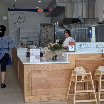 Petit Three Doughnuts - Donuts Near Me - Aurora, Illinois