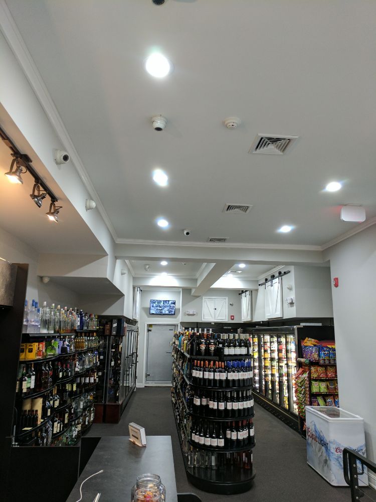 TOWN BEVERAGE Updated August 2024 11 Photos & 14 Reviews 7804