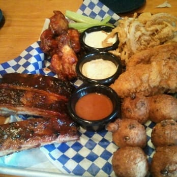 Famous Dave's Bar-B-Que - Daves sampler platter - Barbeque Near Me - Addison, Illinois Famous Dave's Bar-B-Que - Daves sampler platter - Barbeque Near Me - Addison, Illinois