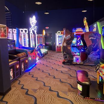 1UP Entertainment + Social - Game room - Bowling Near Me - Carrollwood, Florida