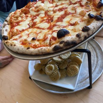 DryHop Brewers - Cheese pizza and fried pickles - Breweries Near Me - Chicago, Illinois