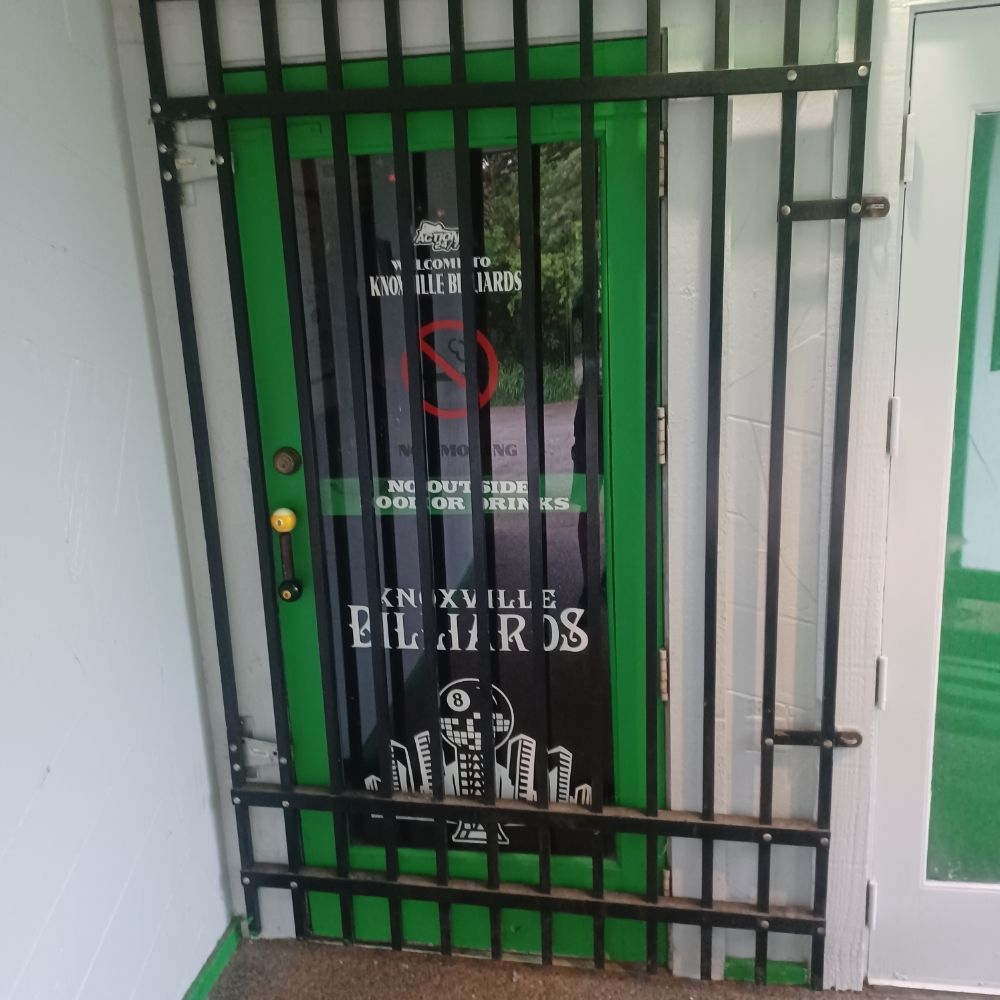 KNOXVILLE BILLIARD CLUB Updated September 2024 3920 Chapman Hwy