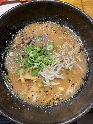 Grasshopper Ramen Bar by null