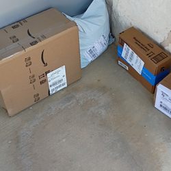 US Post Office - Packages left outside the Amazon lockers for anyone to steal!