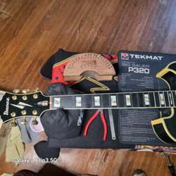 Roberto's Guitars & Bass Repair
