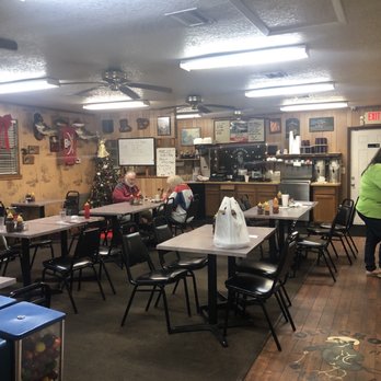 Old Crow BBQ - Inside seating - Barbeque Near Me - Umatilla, Florida