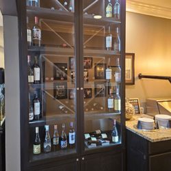 Freddie Paul's Steakhouse - Wine cabinet