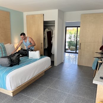 Twin Palms Resort - King suite - Resorts Near Me - Palm Springs, California Twin Palms Resort - King suite - Resorts Near Me - Palm Springs, California