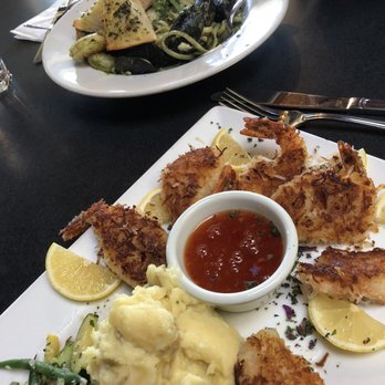 Paradise Beach Grille - New American Near Me - Capitola, California