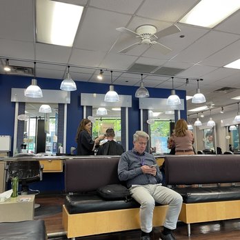 Supercuts - Interior - Hair Salons Near Me - CHICAGO, Illinois Supercuts - Interior - Hair Salons Near Me - CHICAGO, Illinois