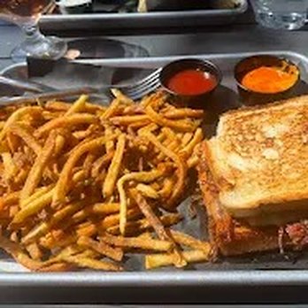 Crooked Ewe - Breweries Near Me - South Bend, Indiana Crooked Ewe - Breweries Near Me - South Bend, Indiana