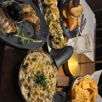 Station 16 - Artichoke dip, pot stickers, oysters, garlic bread, 2 cocktails. - Cocktail Bars Near Me - Elk Grove, California