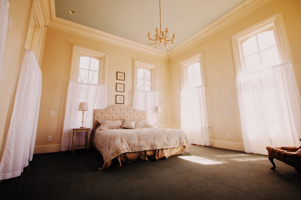 EAST IVY MANSION Updated August 2024 18 Photos & 13 Reviews 209 S