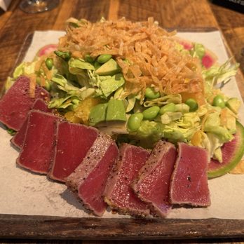 Forman's Whiskey Tavern - Ahi Tuna Salad - New American Near Me - Toluca Lake, California Forman's Whiskey Tavern - Ahi Tuna Salad - New American Near Me - Toluca Lake, California