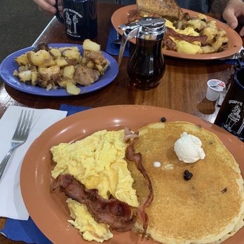 Grumpy's - Diners Near Me - East Dennis, Massachusetts Grumpy's - Diners Near Me - East Dennis, Massachusetts
