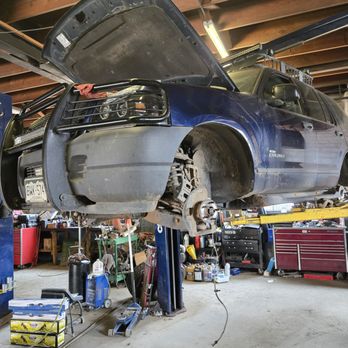 Florence Neighborhood Garage - 2005 Ford Explorer restoration. Engine swap. - Auto Repair Near Me - Florence, Colorado Florence Neighborhood Garage - 2005 Ford Explorer restoration. Engine swap. - Auto Repair Near Me - Florence, Colorado