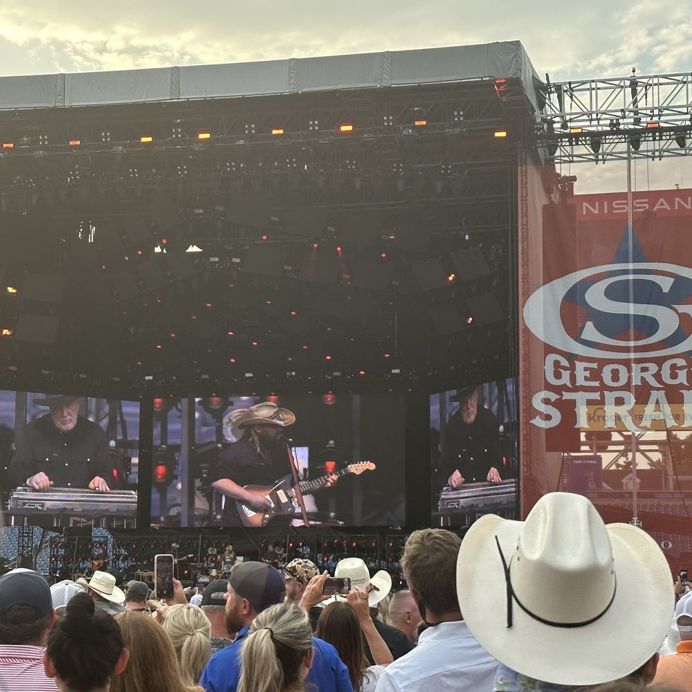 Nissan Stadium - Chris Stapleton is amazing! - Stadiums & Arenas Near Me - Nashville, Tennessee