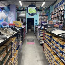SKECHERS Warehouse Outlet