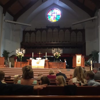 White's Chapel Methodist Church - Inside the main chapel right before a wedding! - Churches Near Me - Southlake, Texas White's Chapel Methodist Church - Inside the main chapel right before a wedding! - Churches Near Me - Southlake, Texas