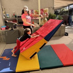 Jumping Gym - Coach Sara and student