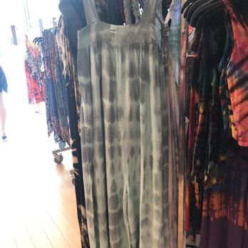 One Love Reggae Store - Women's Clothing Near Me - Thousand Oaks, California One Love Reggae Store - Women's Clothing Near Me - Thousand Oaks, California