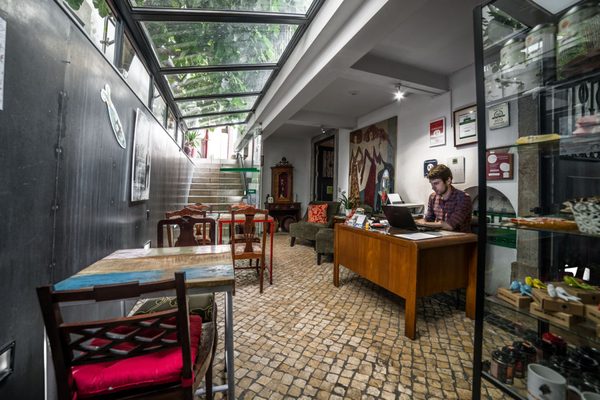 Casa do Bairro by Shiadu by null