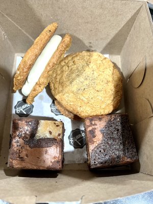Swank Desserts by null