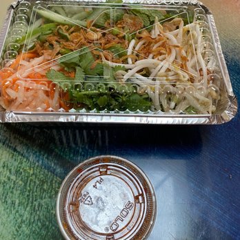 Roll Play - Custom Bowl - Vietnamese Near Me - Vienna, Virginia
